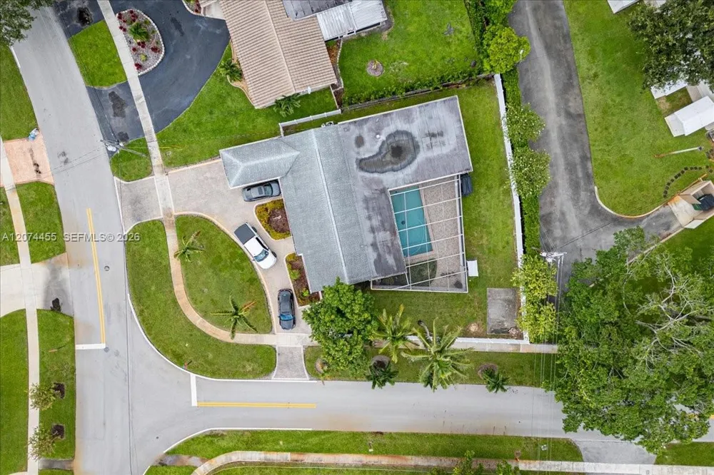 5561 SW 13th St Plantation, FL 33317