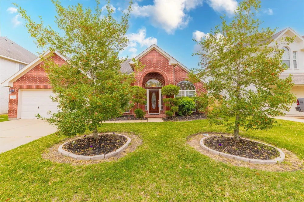 2201 Signal Hill Drive Pearland, TX 77584
