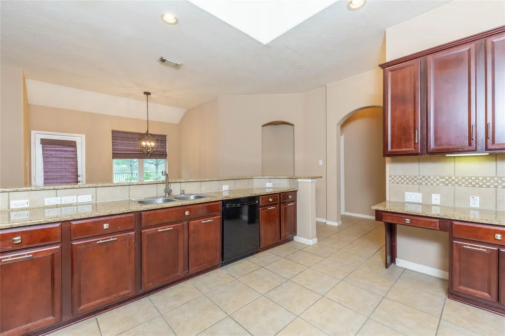 2201 Signal Hill Drive Pearland, TX 77584