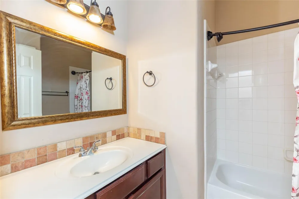 2201 Signal Hill Drive Pearland, TX 77584