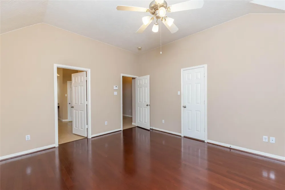 2201 Signal Hill Drive Pearland, TX 77584