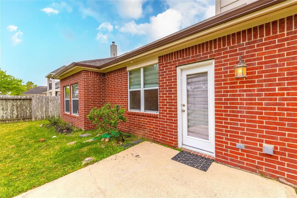 2201 Signal Hill Drive Pearland, TX 77584