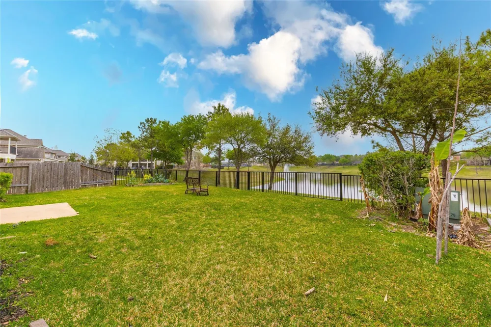 2201 Signal Hill Drive Pearland, TX 77584
