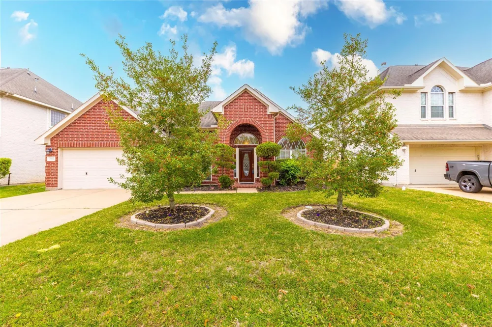 2201 Signal Hill Drive Pearland, TX 77584