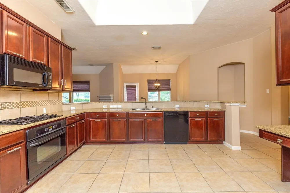 2201 Signal Hill Drive Pearland, TX 77584