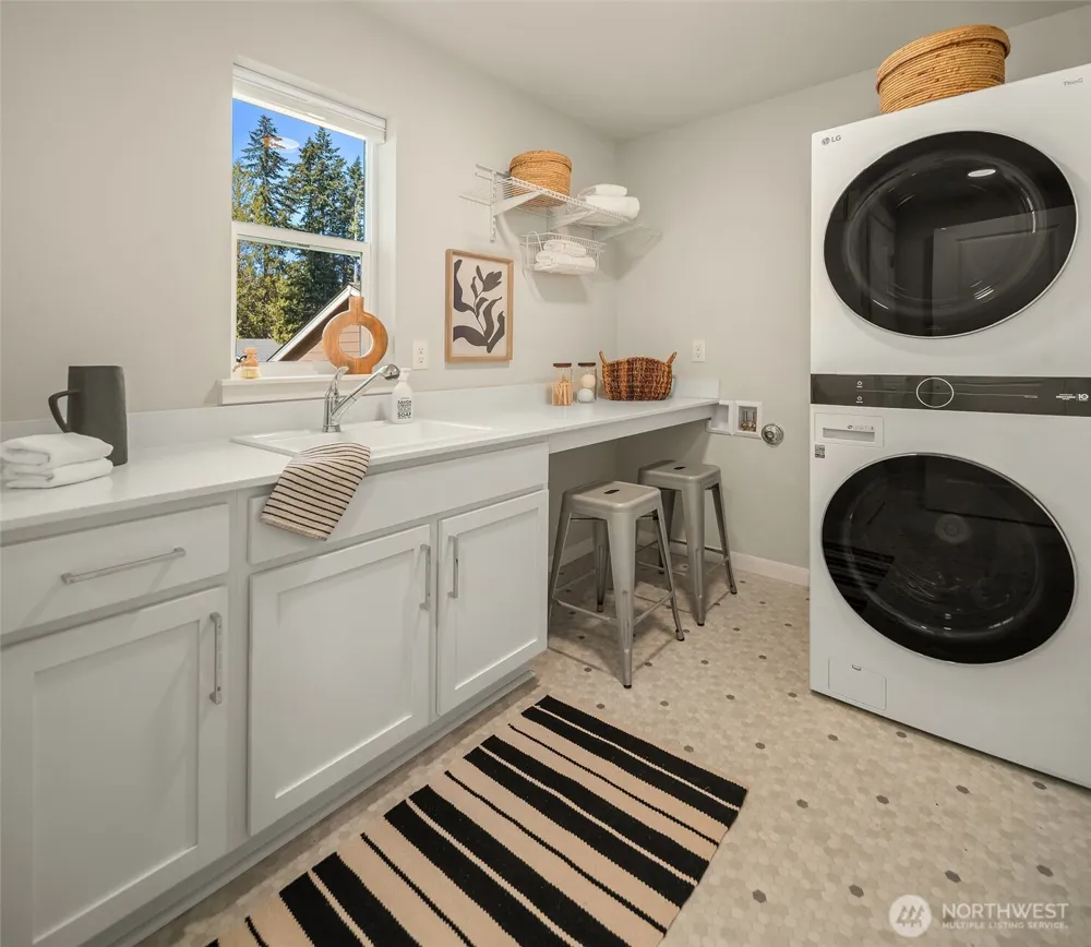 2447 NE Athlon Court Poulsbo, WA 98370