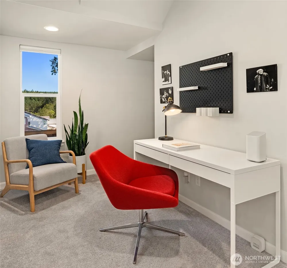 2447 NE Athlon Court Poulsbo, WA 98370