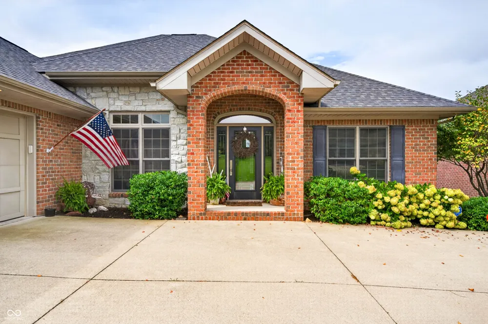 6097 Horizon Drive Columbus, IN 47201