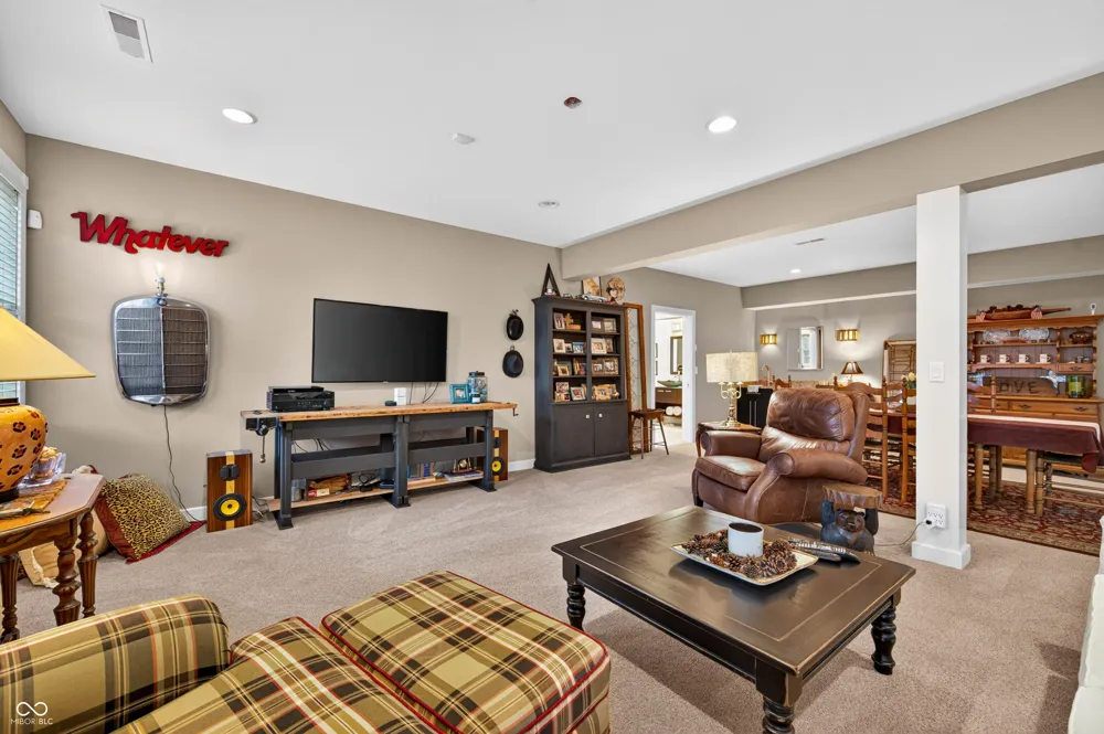 6097 Horizon Drive Columbus, IN 47201