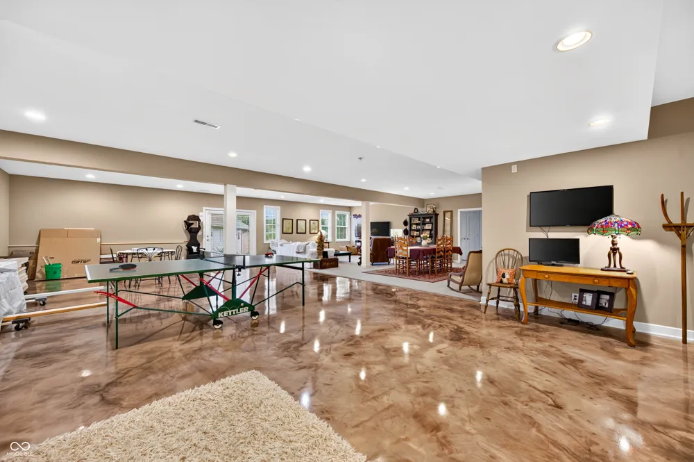 6097 Horizon Drive Columbus, IN 47201