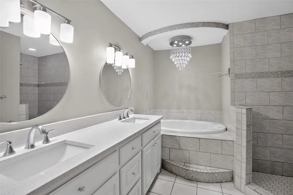 2606 Encina #2 Irving, TX 75038