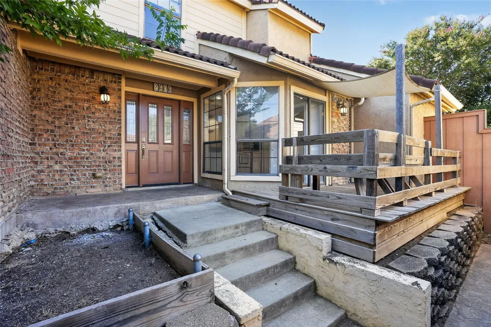 2606 Encina #2 Irving, TX 75038