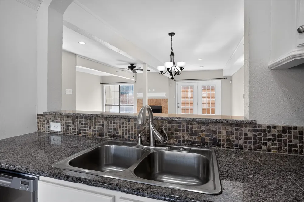 2606 Encina #2 Irving, TX 75038