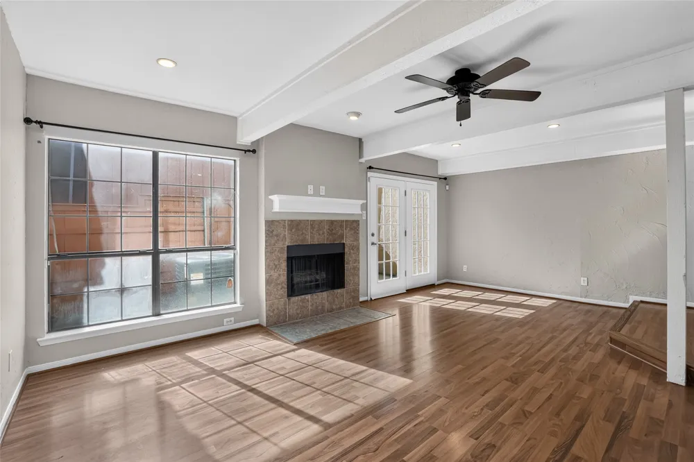 2606 Encina #2 Irving, TX 75038