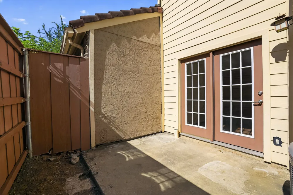2606 Encina #2 Irving, TX 75038