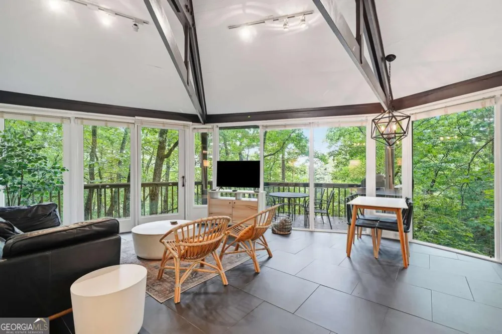 208 Treetopper CIR Jasper, GA 30143