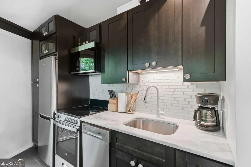 208 Treetopper CIR Jasper, GA 30143