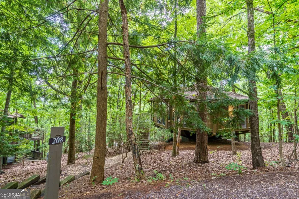 208 Treetopper CIR Jasper, GA 30143