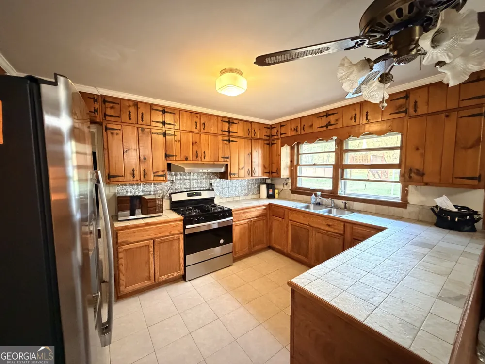 177 Marvin Miles RD Clermont, GA 30527