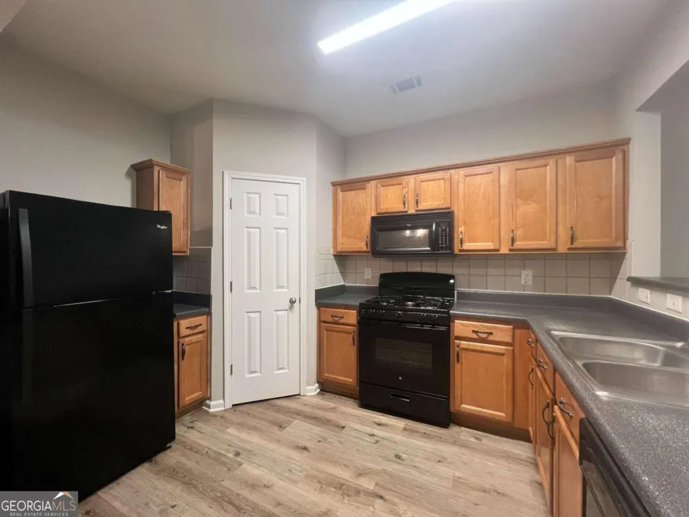 2176 Executive DR Duluth, GA 30096