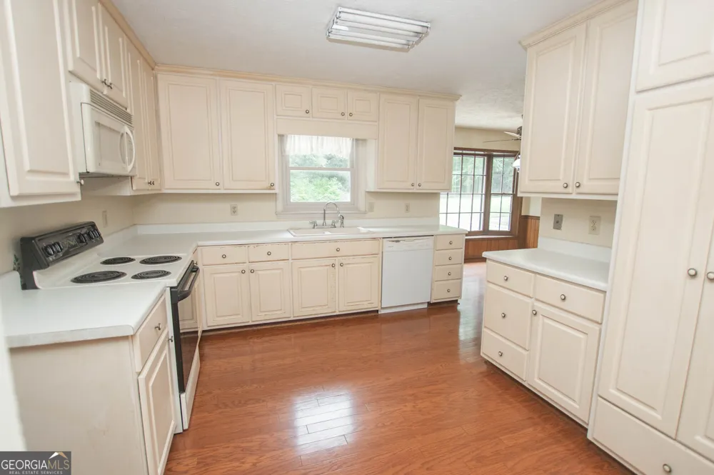 2195 Temple Johnson RD Snellville, GA 30078