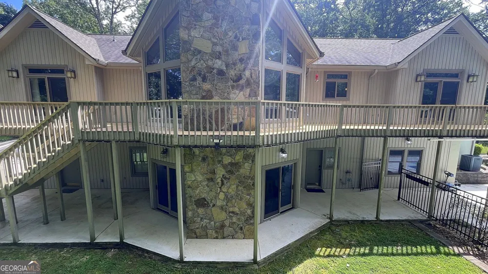 156 Thundering Waters DR Cornelia, GA 30531