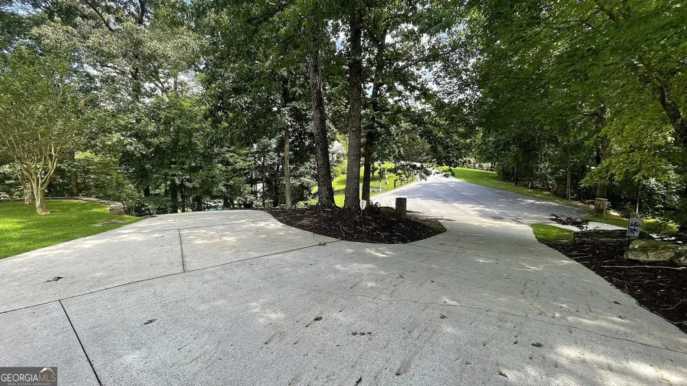 156 Thundering Waters DR Cornelia, GA 30531
