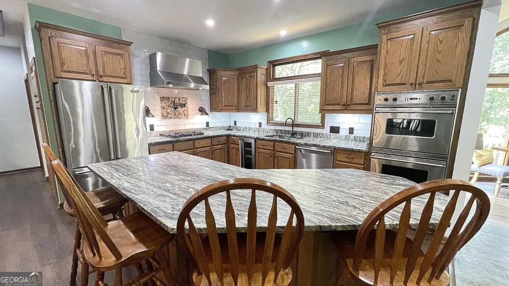156 Thundering Waters DR Cornelia, GA 30531
