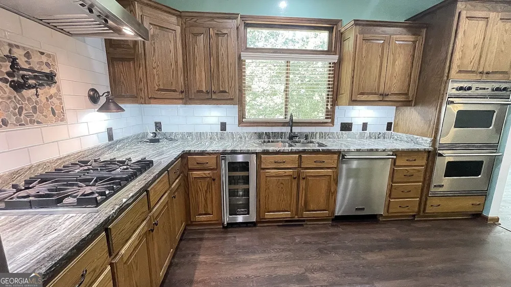 156 Thundering Waters DR Cornelia, GA 30531