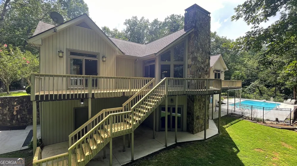 156 Thundering Waters DR Cornelia, GA 30531