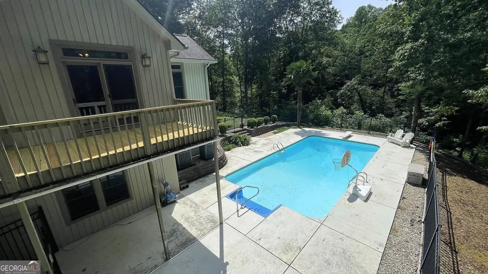 156 Thundering Waters DR Cornelia, GA 30531