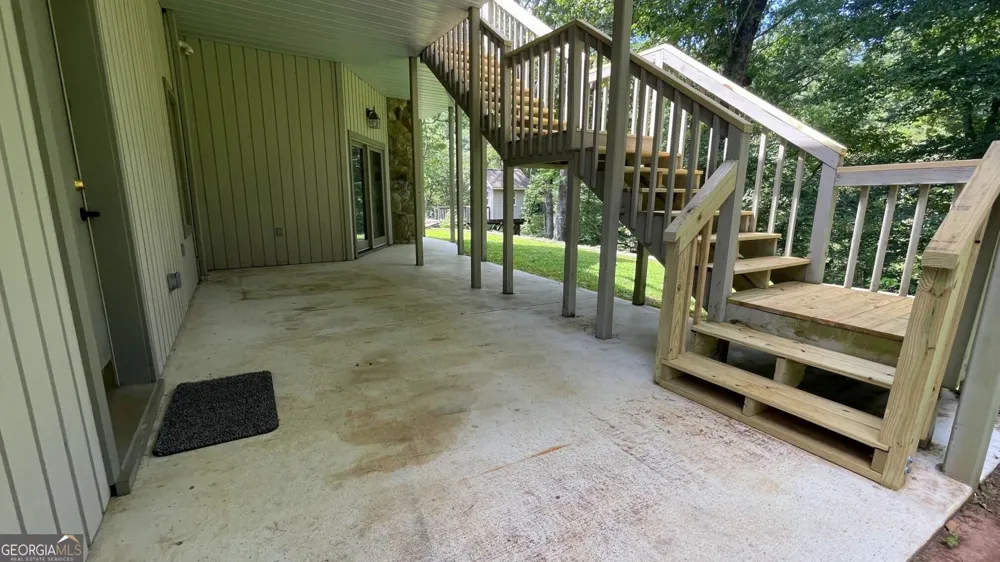 156 Thundering Waters DR Cornelia, GA 30531