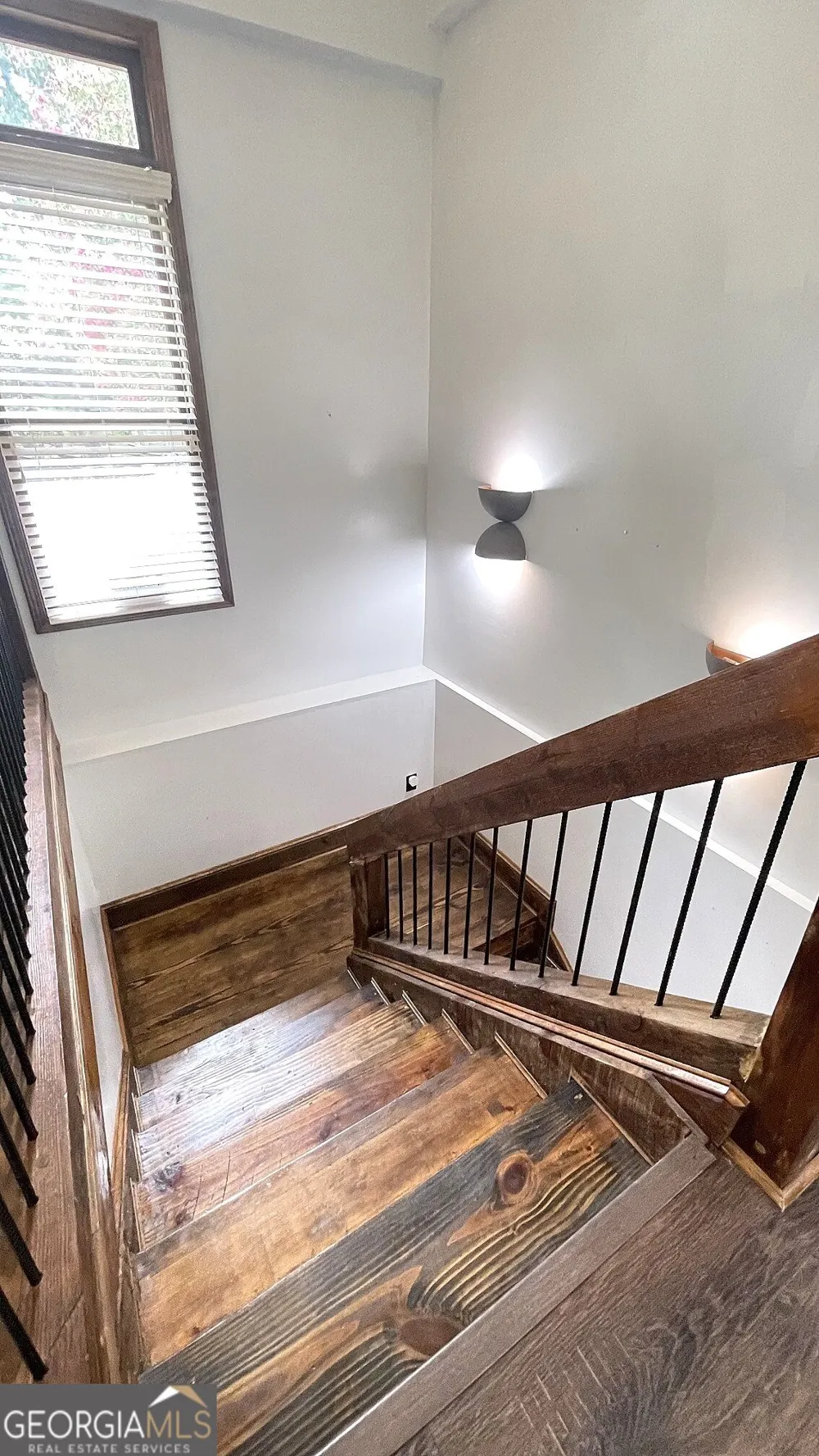 156 Thundering Waters DR Cornelia, GA 30531