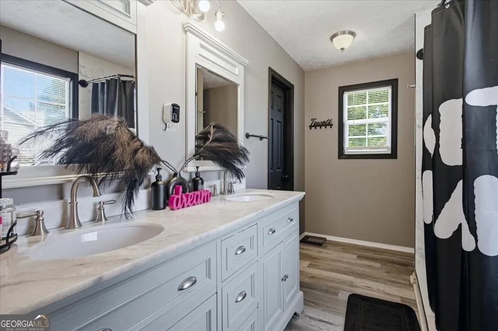 1459 Bridgewater BR Stone Mountain, GA 30088