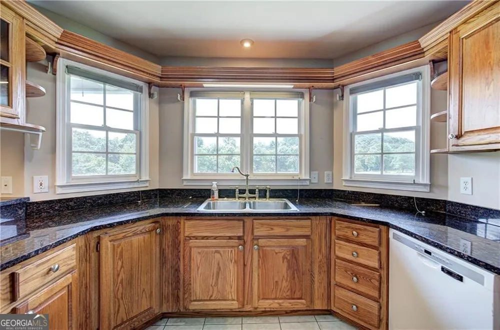 273 Jordan RD SE Cartersville, GA 30120