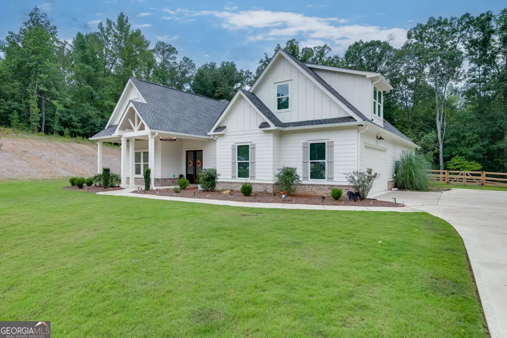 1077 Riverstone DR Social Circle, GA 30025