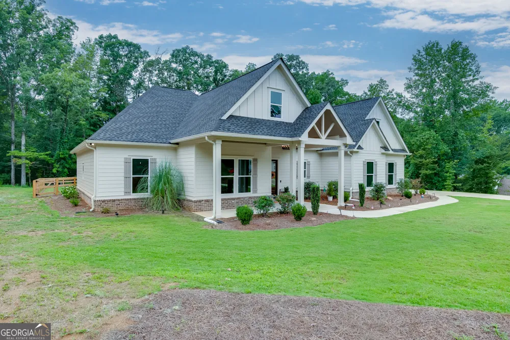 1077 Riverstone DR Social Circle, GA 30025