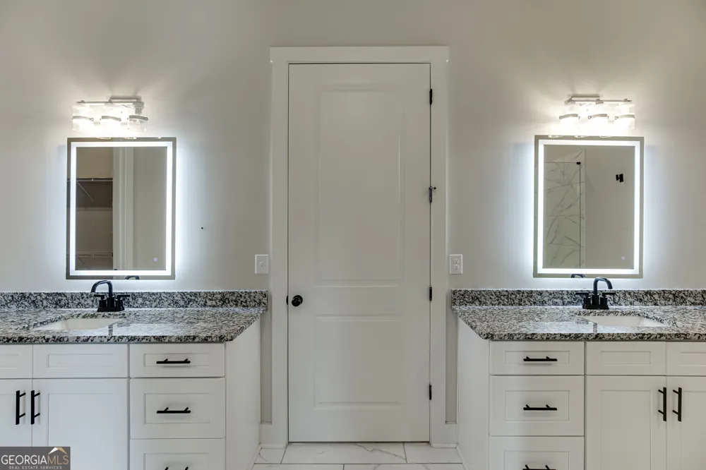 1077 Riverstone DR Social Circle, GA 30025