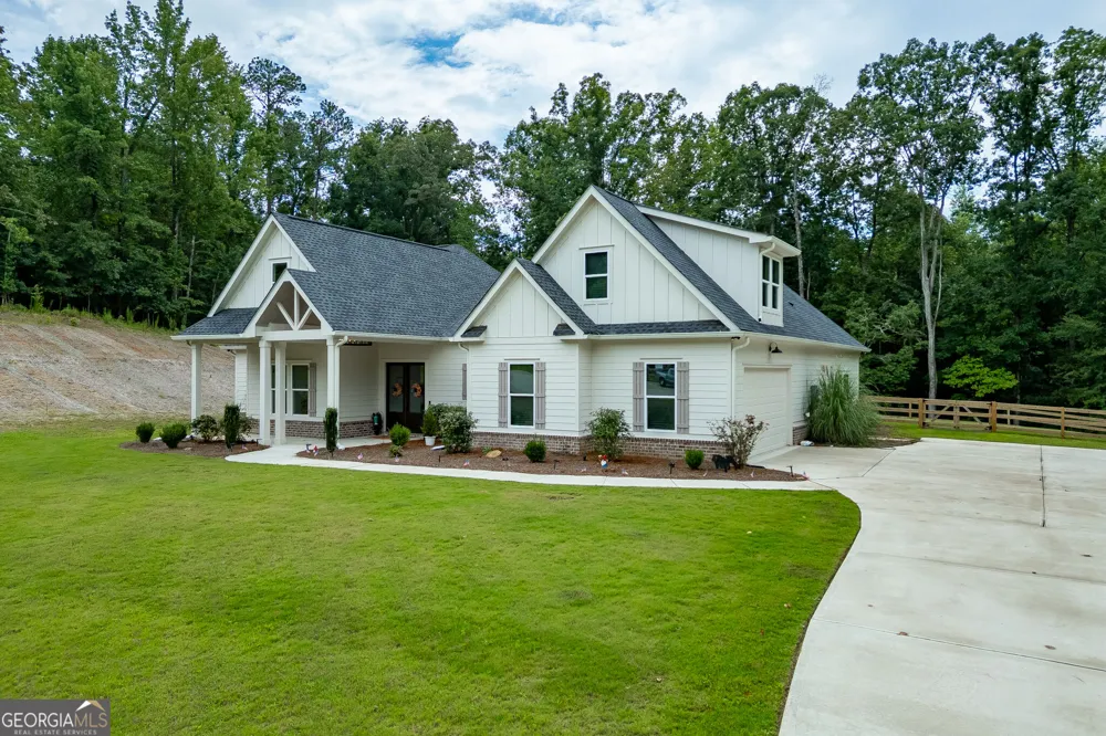 1077 Riverstone DR Social Circle, GA 30025