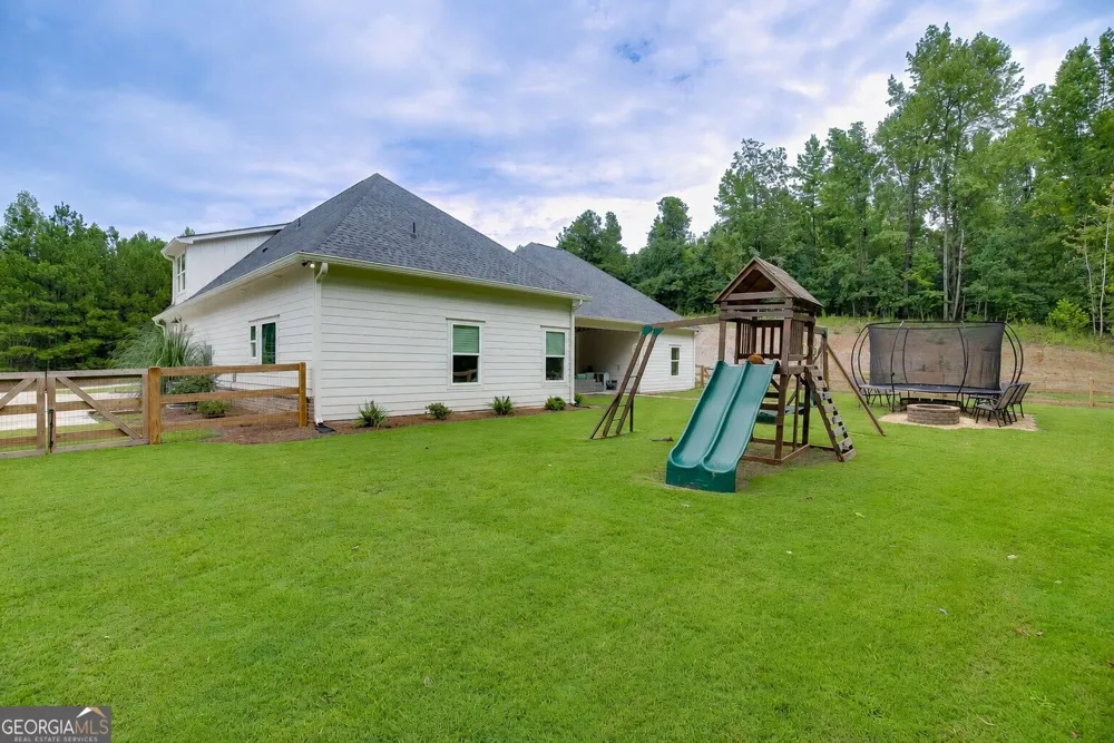 1077 Riverstone DR Social Circle, GA 30025