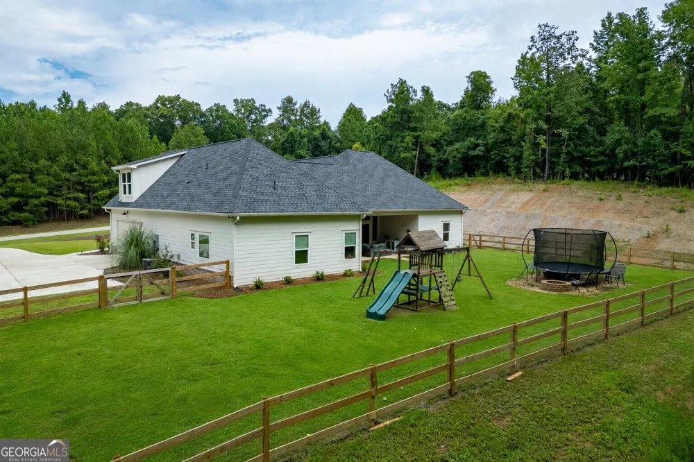 1077 Riverstone DR Social Circle, GA 30025