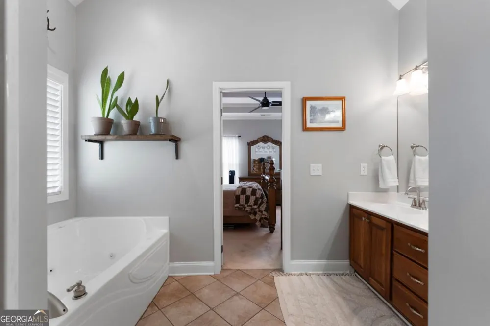 23 Hunters Ridge DR Adairsville, GA 30103