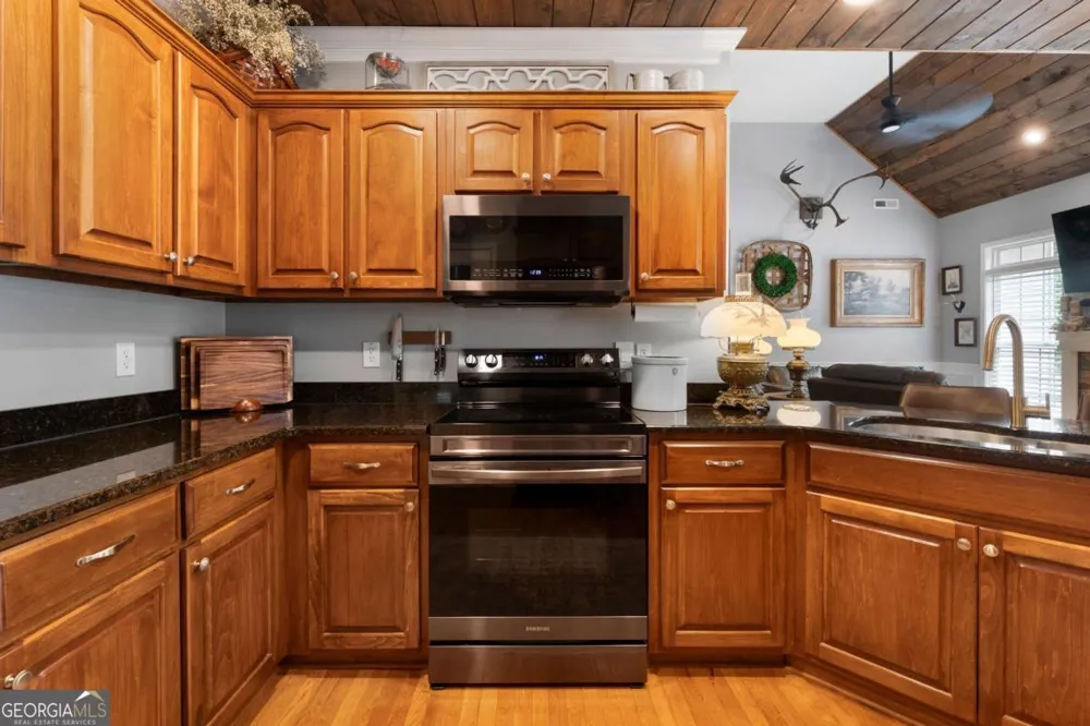 23 Hunters Ridge DR Adairsville, GA 30103
