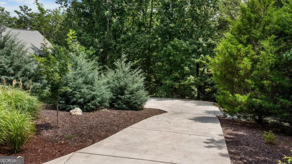 23 Hunters Ridge DR Adairsville, GA 30103