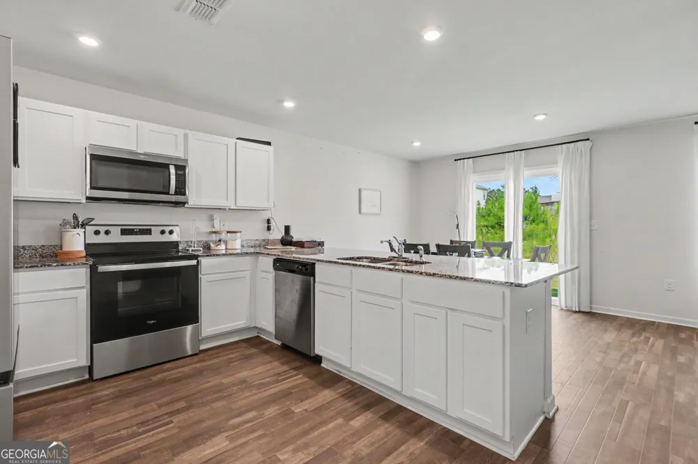 502 Pemberton ST Euharlee, GA 30145