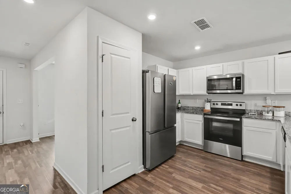 502 Pemberton ST Euharlee, GA 30145