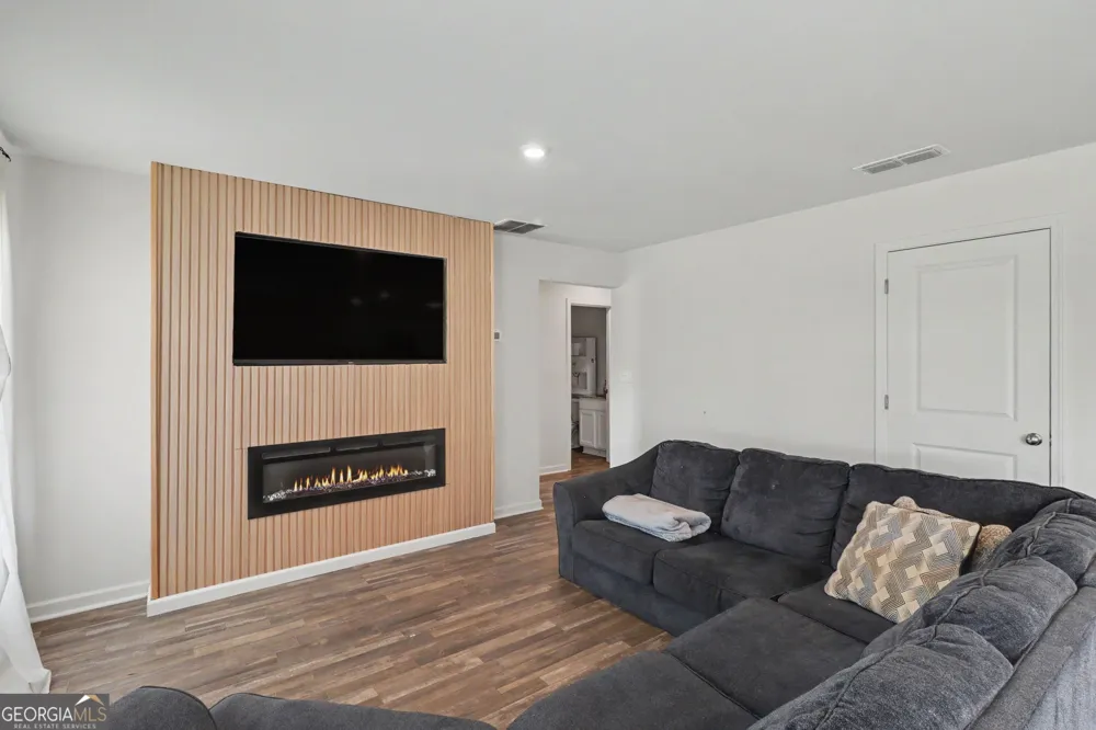 502 Pemberton ST Euharlee, GA 30145