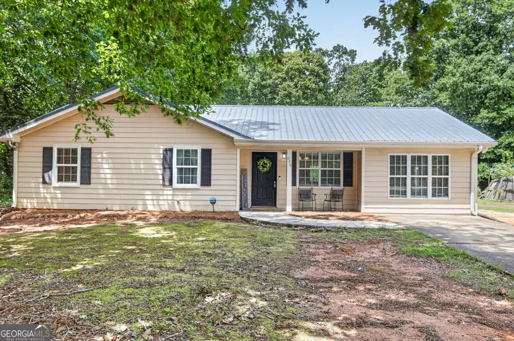216 Brooks LN Winder, GA 30680