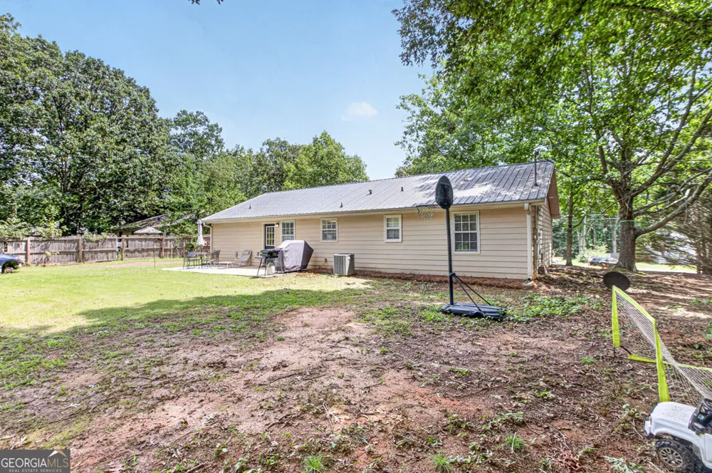 216 Brooks LN Winder, GA 30680