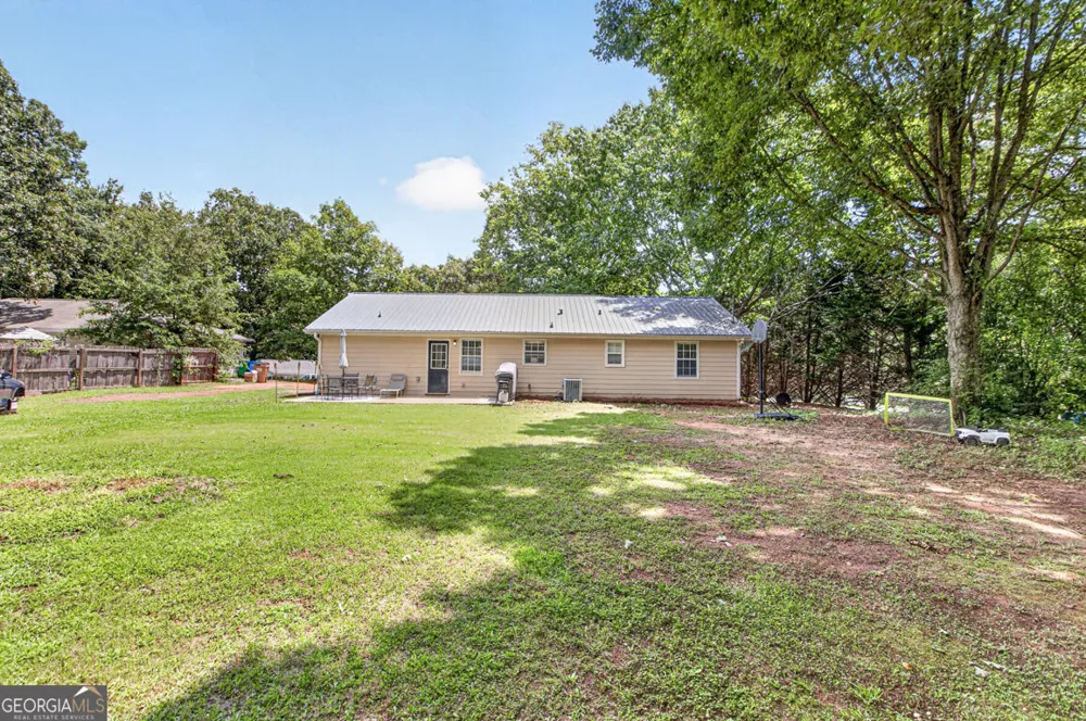 216 Brooks LN Winder, GA 30680